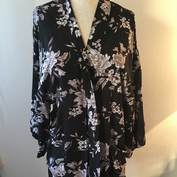 Spiritual Gangster Maya Kimono Robe - Picture 1 of 3